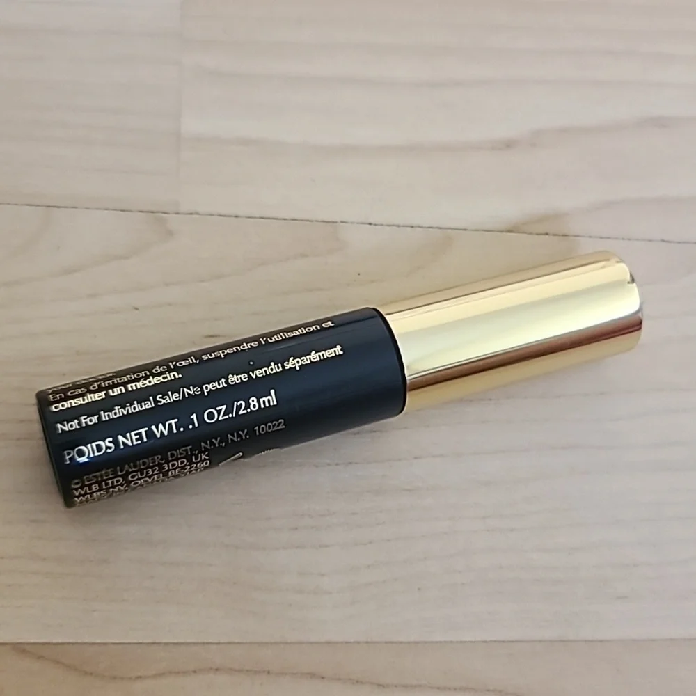 Estee Lauder Sumptuous Extreme Lash Multiplying Volume Mascara #01 Extreme Black
